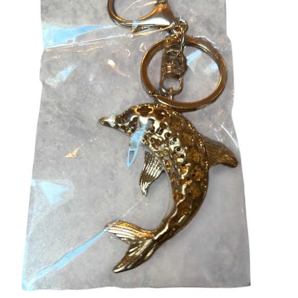 Sparkling Dolphin Keychain - Picture 3 of 3